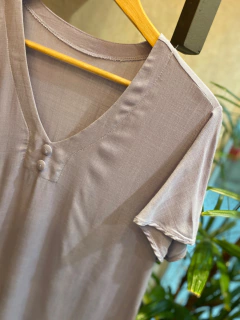 Blusa Viscolinho Botões - Fino Look
