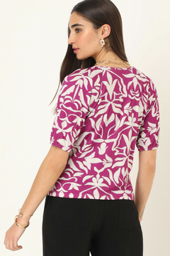 Blusa Estampada Fúcsia na internet