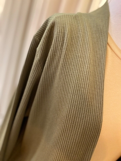 Cardigan Canelado Verde - comprar online