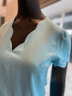 Blusa Decote Nuvem Azul Claro