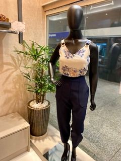 Blusa Estampada Argola Alça na internet