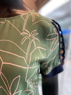Blusa Estampada Botão Manga na internet