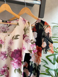 Imagem do Blusa Floral Botões