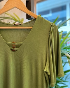 Blusa Lisa Decote c/ Argola Verde na internet