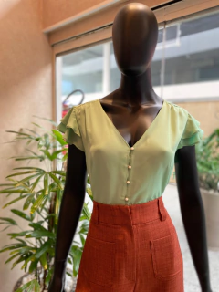 Blusa Lisa Botões Verde - Fino Look