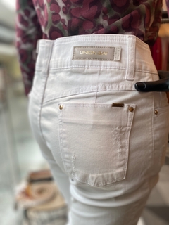 Imagem do Calça Capri Jeans Destroyed Branca