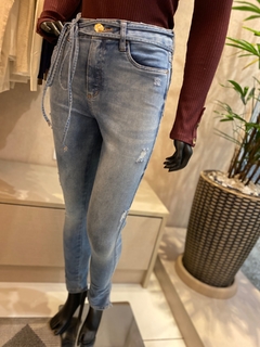 Calça Capri Jeans com cordão