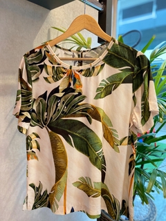 Blusa Estampada Cordão Gola - comprar online