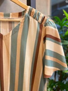 Blusa Listrada Decote V