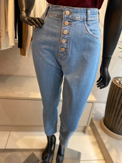 Calça Mom Jeans Botões - comprar online