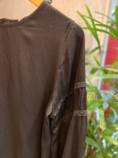 Blusa Lisa Renda Manga
