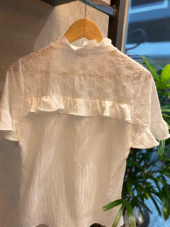 Blusa Crepe Detalhe Laise Off-white na internet
