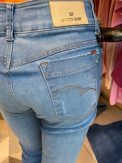 Calça Flare Jeans Claro na internet