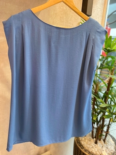 Blusa Botão Azul na internet