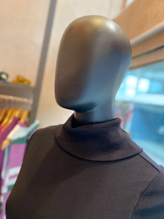 Blusa Tule Preta na internet