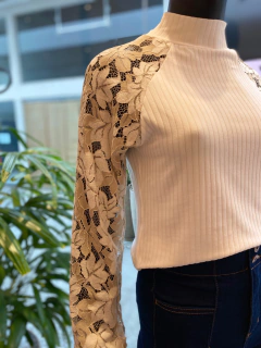 Blusa Renda Off-white - comprar online