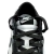 O Nike Dunk Low Black é um tênis original, feito de couro legítimo e tecido, com ajuste em cadarços e material interno em tecido. Também conhecido como "panda", é vendido e entregue pela Sneakersjc, com nota fiscal de compra. É confortável, durável e poss
