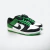 Apresentamos o Nike Dunk Low Pro SB Classic Green! Este modelo é unissex e possui as cores verde, preto e branco, feito com materiais de couro legítimo e tecido. Possui ajuste com cadarços. Adquira já e se surpreenda com a qualidade e estilo deste tênis, 