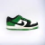 Apresentamos o Nike Dunk Low Pro SB Classic Green! Este modelo é unissex e possui as cores verde, preto e branco, feito com materiais de couro legítimo e tecido. Possui ajuste com cadarços. Adquira já e se surpreenda com a qualidade e estilo deste tênis, 