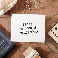 Carimbo | Feito com Carinho (Folhinha) - 4,5x4,5 cm