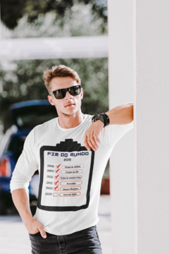 Camiseta Manga Longa UNISEX | "FIM DO MUNDO" na internet