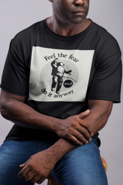 Camiseta Masculina | "Feel the Fear"