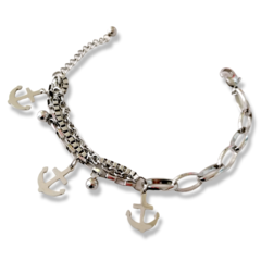 Pulsera con Dijes