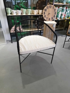 Imagen de COMBO 2 SILLON GERVA + MESA​ + ALMOHADONES