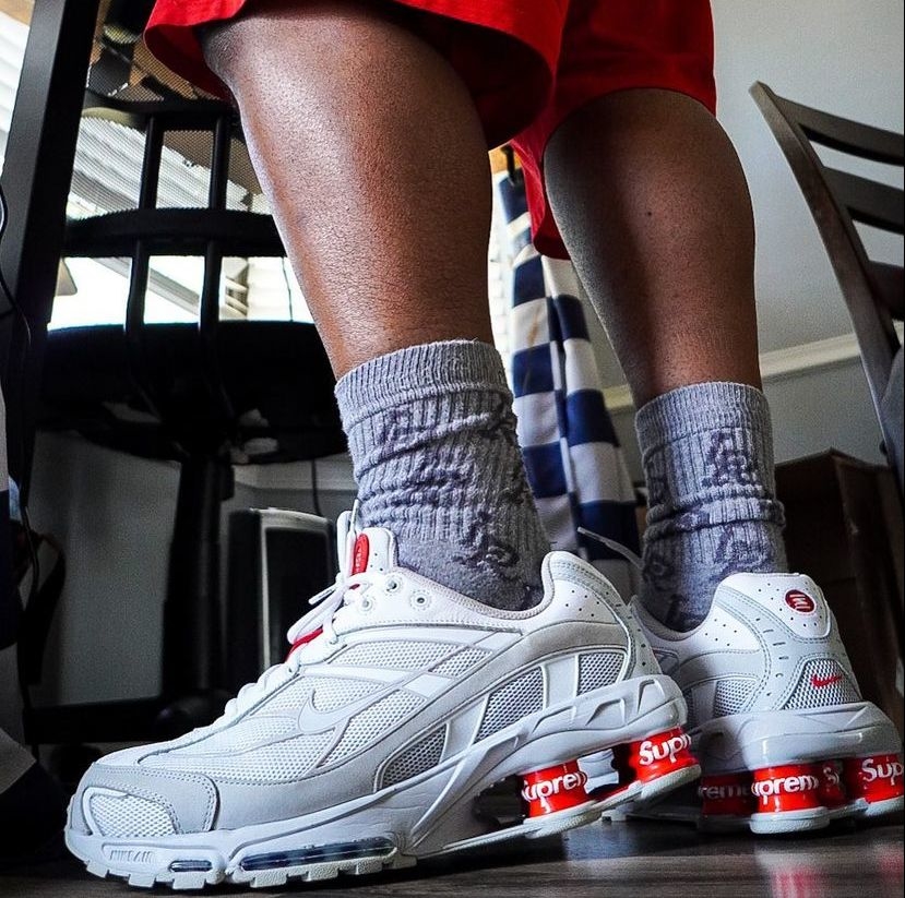 Tênis Nike Shox Ride 2 Supreme 'White Grey Fog'