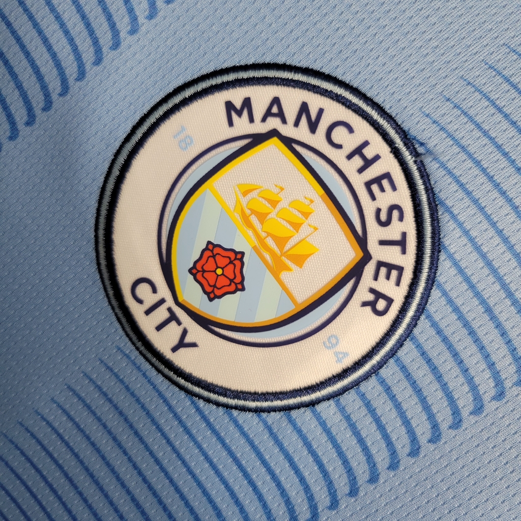 Manchester City apresenta nova camisa para a temporada 2023/2024