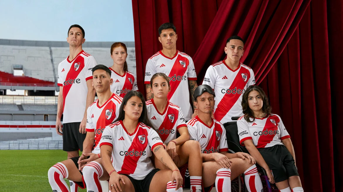 Camisa titular do River Plate 2023/24 - Tradição e Elegância em branco e vermelho | Tevo Sports