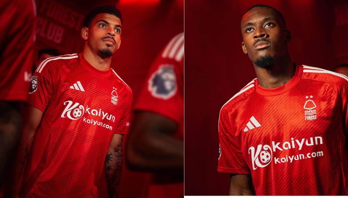 camisa titular do Nottingham Forest para a temporada 2024-2025. A peça, predominantemente vermelha, possui um design moderno e elegante, com detalhes em branco e bordô. O destaque fica por conta das duas estrelas douradas aplicadas na parte frontal, simbolizando o bicampeonato da Champions League conquistado pelo clube.