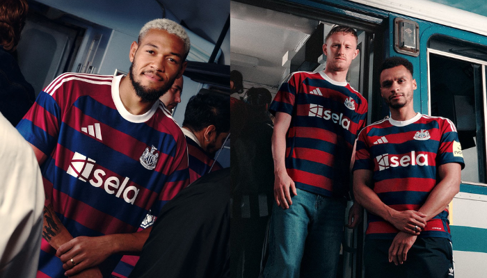 Camisa reserva do Newcastle United 2024-2025, modelo adulto, manga curta. A peça apresenta design listrado horizontal em grená e azul marinho, com gola redonda branca. O escudo do Newcastle United em azul marinho e branco e o logo da Adidas em branco estão localizados no peito.