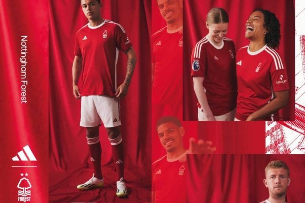 Camisa Titular Nottingham Forest 2023/24 Adidas - Edição Limitada: Vermelha vibrante com detalhes brancos, inspirada na glória da Liga dos Campeões de 79/80. Escudo e logo Adidas brancos.