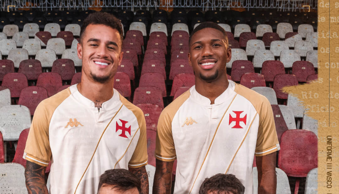 A nova terceira camisa do Vasco da Gama, em tons de bege e ocre, apresenta um design moderno e elegante. A gola padre, as mangas ocre e os detalhes em 1924-2024 fazem referência à Resposta Histórica de 1924.