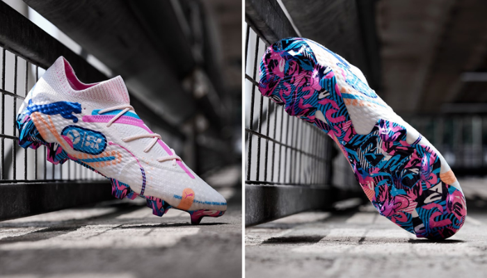 Chuteiras Puma Future 7 Ultimate FG/AG da Volume Up Pack em branco, rosa e azul, com design moderno e inovador, parte superior FUZIONFIT360, PWRPRINT e PWRTAPE, texturas 3D para controle superior da bola, sola Dynamic Motion System para agilidade e tração.