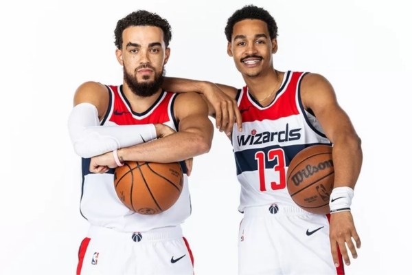 Camisa Regata Nike NBA Washington Wizards 2017/24 - Edição Exclusiva, comemorando a rica história da equipe desde 1961. Tecnologia Dri-Fit, conforto supremo, e design exclusivo para os fãs mais dedicados.