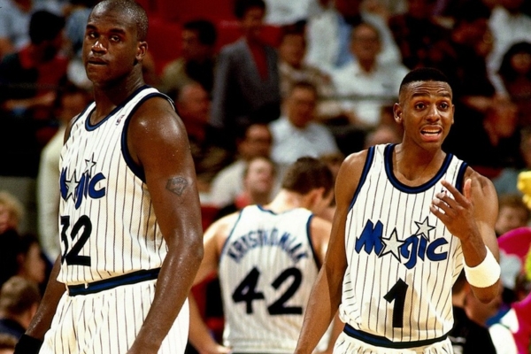 Regata Orlando Magic Mitchell & Ness 1989-1998 Branca, Azul e Preta - Celebre a História da NBA com Exclusividade Mitchell & Ness | Tevo Sports