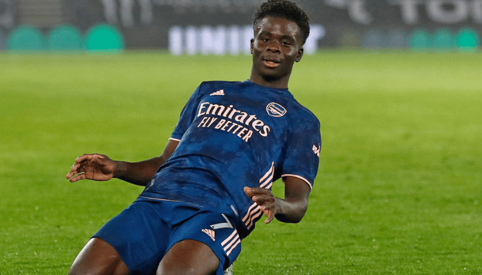 Terceira Camisa Retrô Arsenal Adidas 2020-2021 Azul e Rosa - Vitória épica sobre o Liverpool na Community Shield, temporada na Premiership e Europa League sob Mikel Arteta.