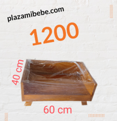 camita de madera para perrito