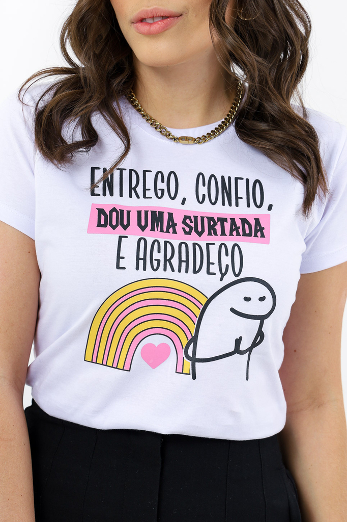 1 Camiseta Bonequinho Flork Meme entrego confio dou uma surtada