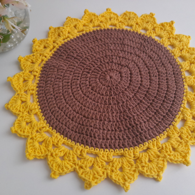 Plato de Sitio Girasol X UNIDAD - Lavanda Crochet