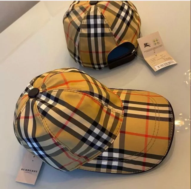 Boné Burberry - Comprar em EK ELEGANCE STORE