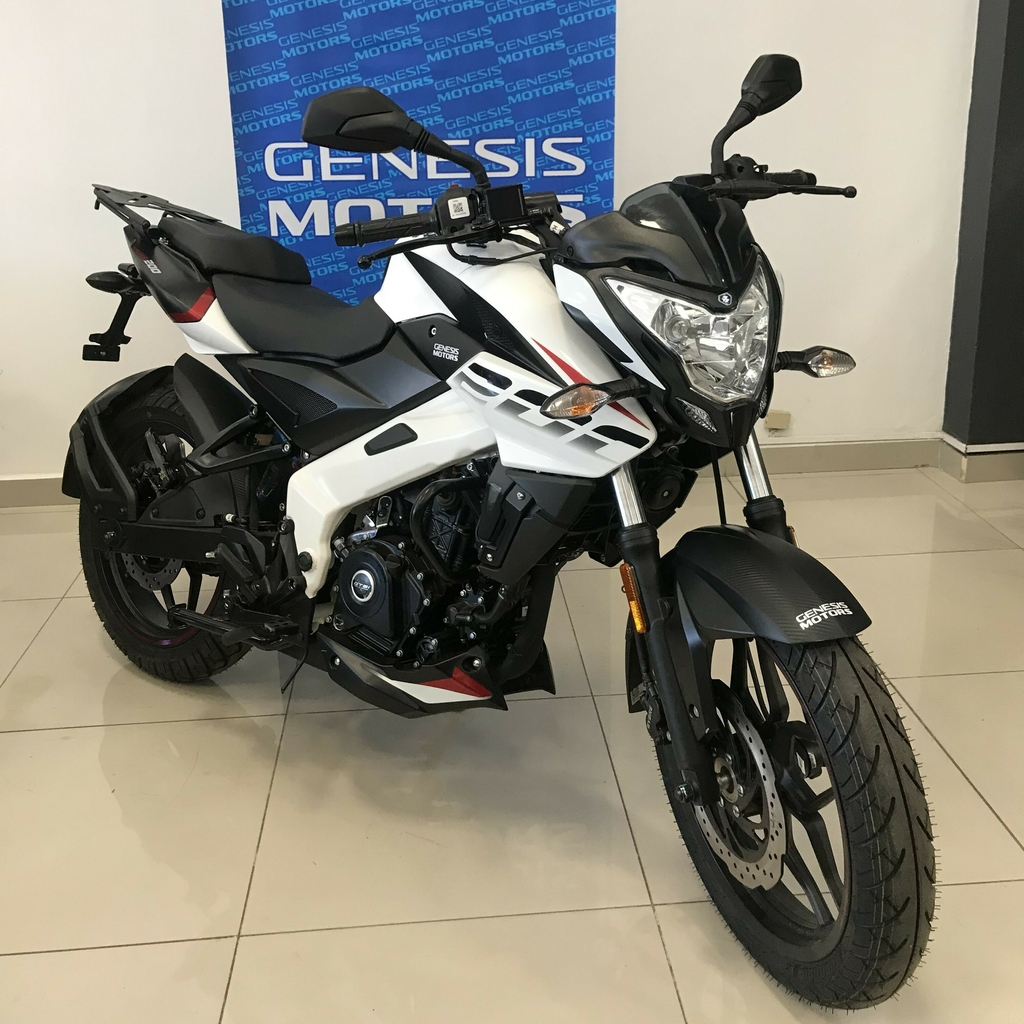 rouser ns200