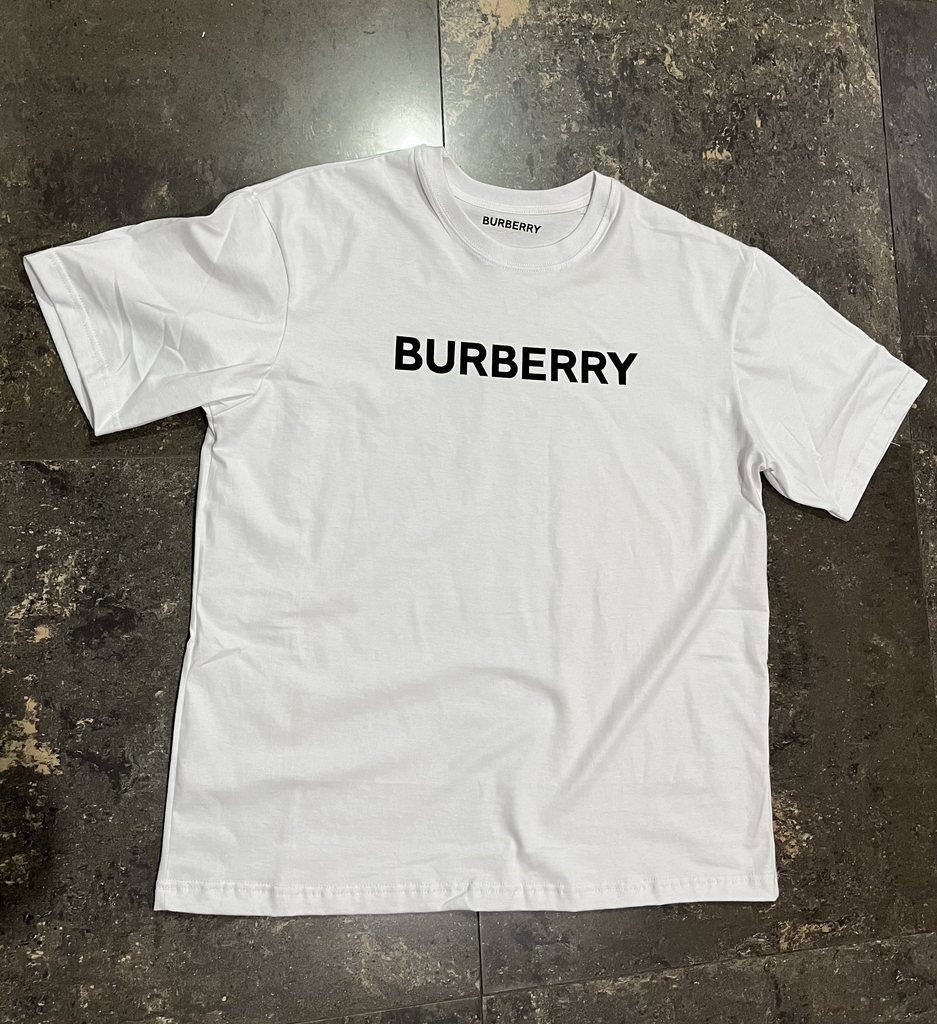 Remera Burberry - Comprar en Store JyF