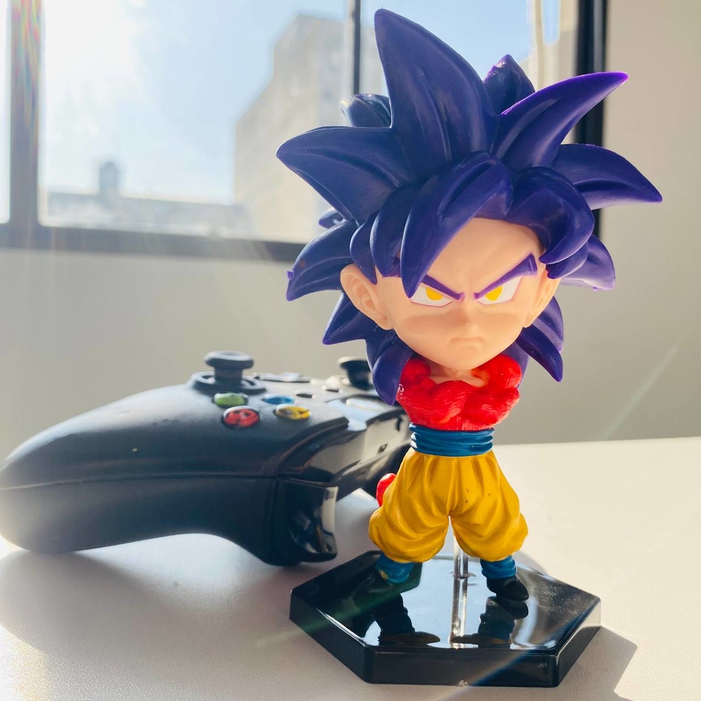 Goku Super Saiyajin 4 Boneco Colecionável em PVC