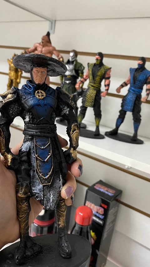 Boneco em Miniatura de Resina do Raiden de Mortal Kombat 18cm - Hobbies e  coleções - Cidade Jardim, Goiânia 1211431442