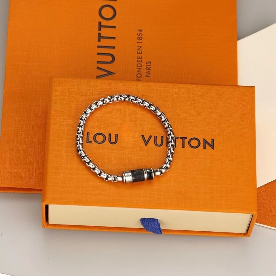 Pulseira Chain Links Louis Vuitton - OUTFIT4YOU