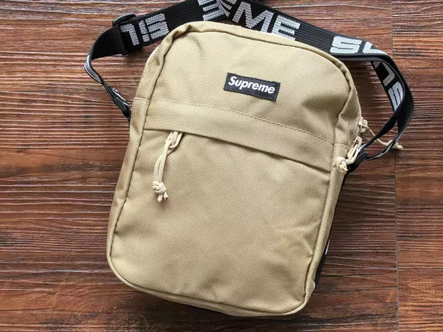 Supreme Shoulder Bag (SS18) for Sale in Ventura, CA - OfferUp