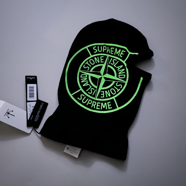 Stone Island x Supreme Glow Knit Balaclava: stand out from the crowd!